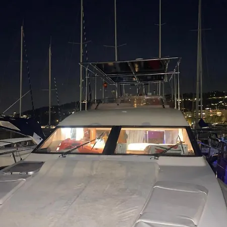 ספינת מלון Golfe-juan Yacht *