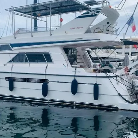 Golfe-juan Yacht 船上ホテル *